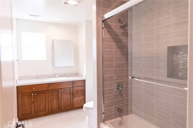 Valley Glen, CA 91401,5906 Murietta