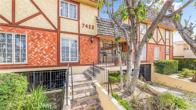 Van Nuys, CA 91405,7422 Hazeltine Avenue #2