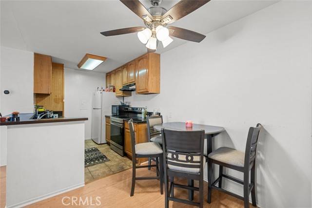 Valencia, CA 91355,23515 Lyons Avenue #210