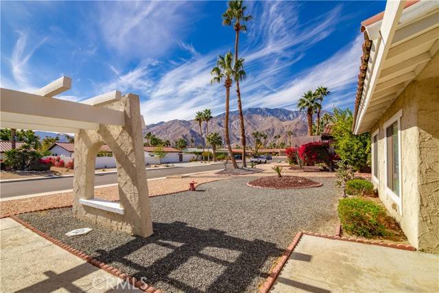 Palm Springs, CA 92262,1332 E Del Paso Way