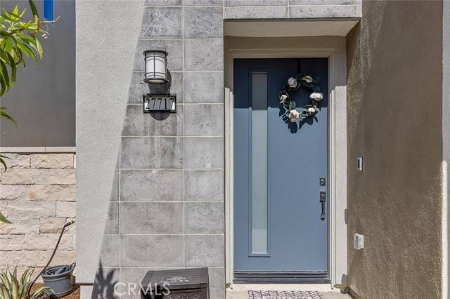 Valencia, CA 91381,27717 Knoll View Place