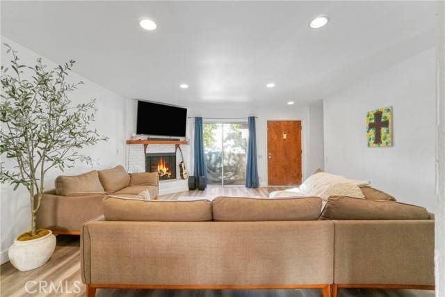 Panorama City, CA 91402,9414 Moonbeam Avenue #18