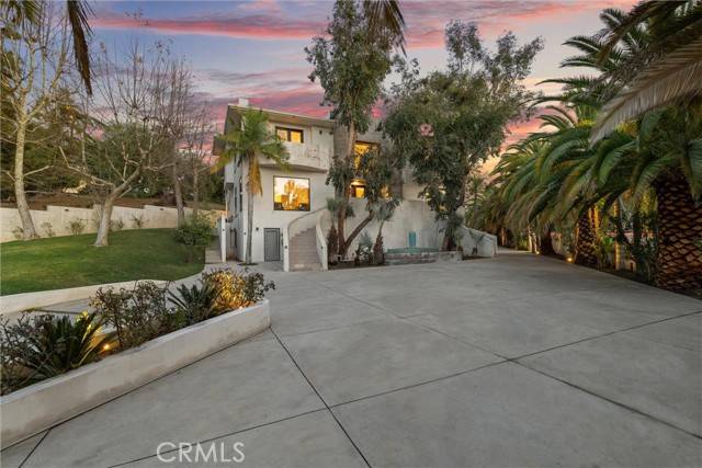 Tarzana, CA 91356,4990 Mecca Avenue