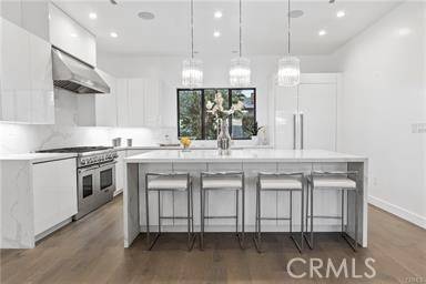 Los Angeles, CA 90049,3064 Elvill Drive