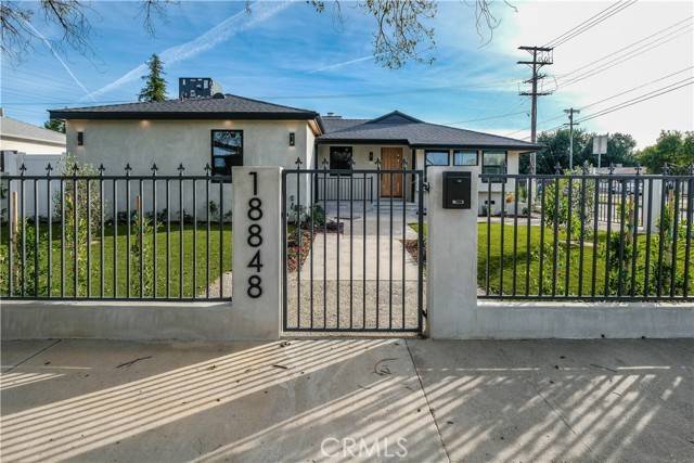 Tarzana, CA 91356,18848 Collins Street
