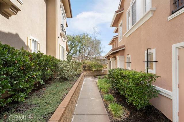 Valencia, CA 91354,27966 Trillium Lane
