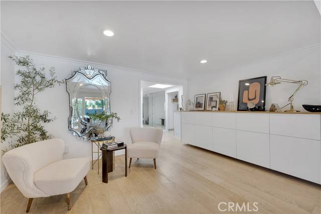 Woodland Hills, CA 91367,5910 Pat Avenue