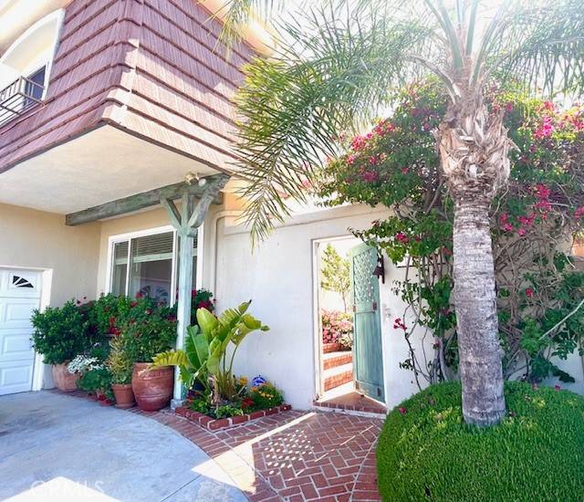 Woodland Hills, CA 91364,4310 Torreon Drive
