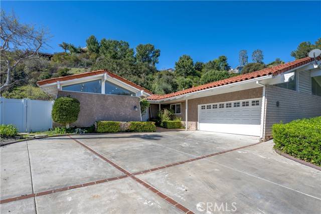 Los Angeles, CA 90049,2317 Banyan Drive