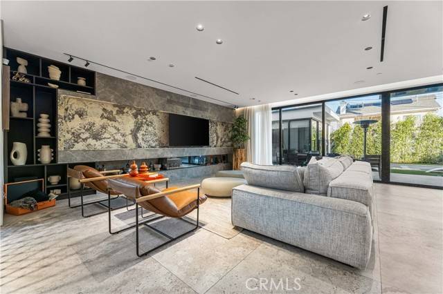 Encino, CA 91316,5106 Lindley Avenue