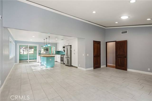 Sylmar, CA 91342,13953 Candlewood Drive