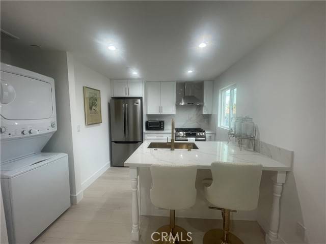 Sherman Oaks, CA 91403,15032 Valley Vista
