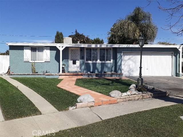 Panorama City, CA 91402,8222 Redbush Lane