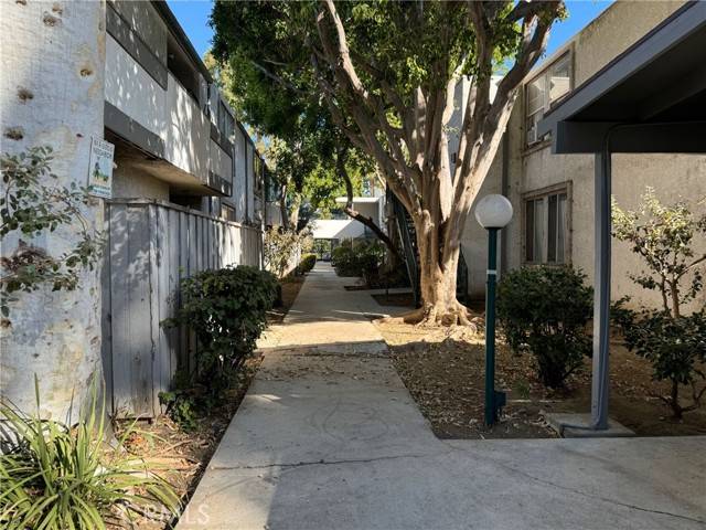 Tarzana, CA 91356,18620 Hatteras Street #166
