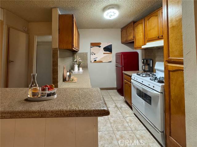 Tarzana, CA 91356,18620 Hatteras Street #166