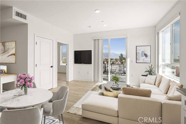 North Hollywood, CA 91606,11714 Archwood Street #208
