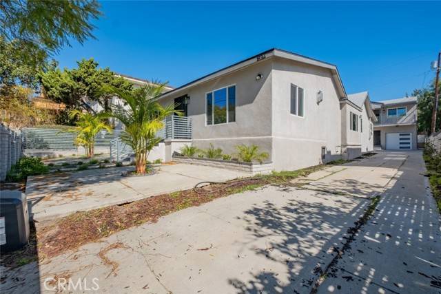 Los Angeles, CA 90027,1832 N Alexandria Avenue