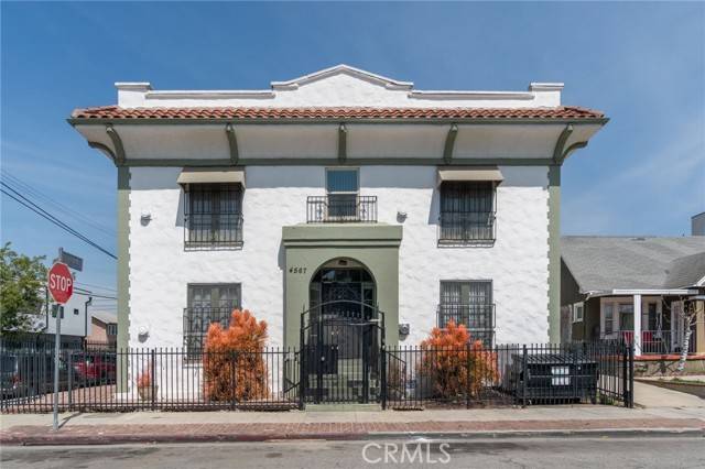 Los Angeles, CA 90019,4567 Pickford Street