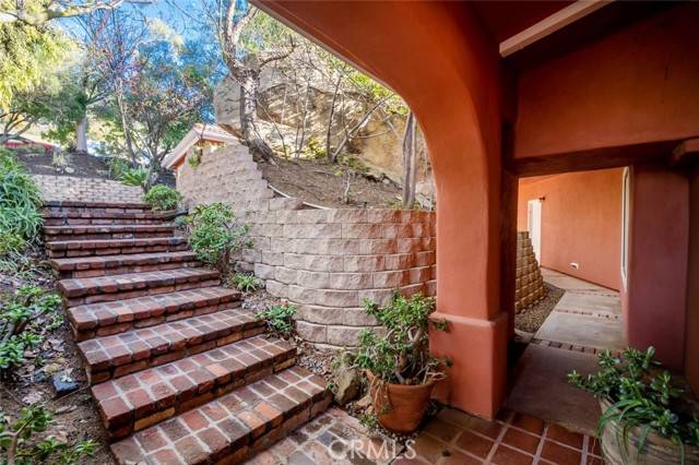 Malibu, CA 90265,135 Loma Metisse Road