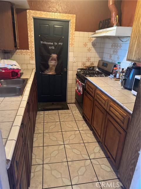 Pacoima, CA 91331,13569 Remington Street