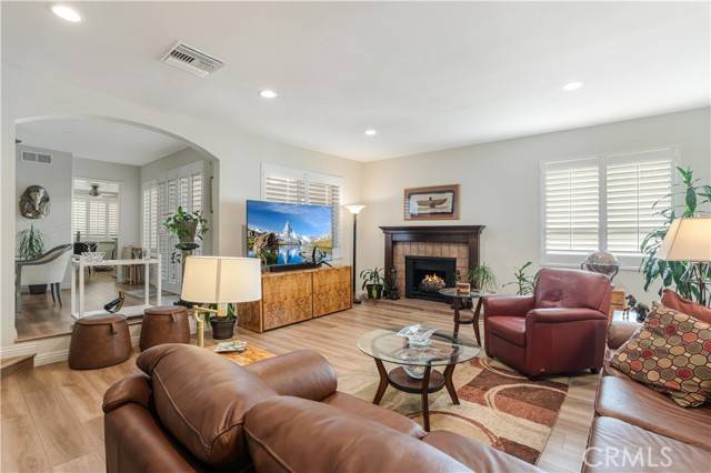 Encino, CA 91316,5401 Zelzah Avenue #124