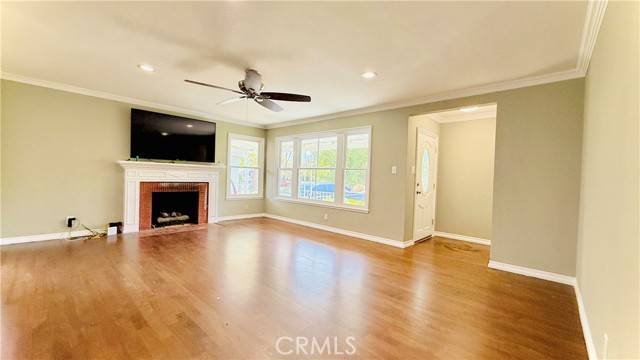 Van Nuys, CA 91411,14639 Hamlin Street