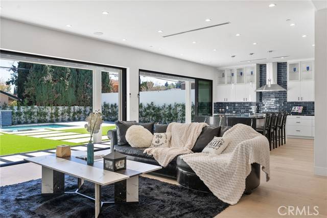 Encino, CA 91316,5012 Enfield Avenue