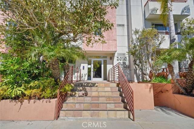 Los Angeles, CA 90025,2010 S Beverly Glen Boulevard #103