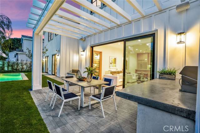 Valley Village, CA 91607,5018 Rhodes