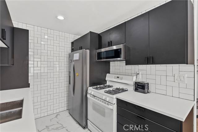 Chatsworth, CA 91311,9920 Jordan Ave #11