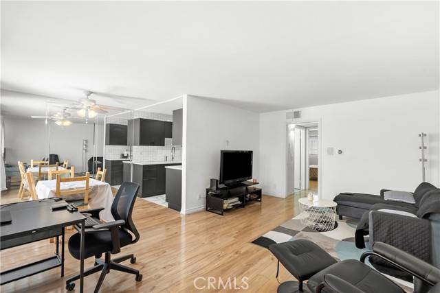 Chatsworth, CA 91311,9920 Jordan Ave #11
