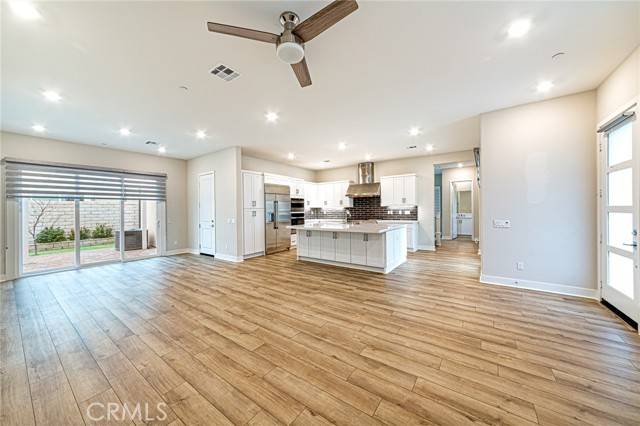 Valencia, CA 91381,27018 Goldfields Court