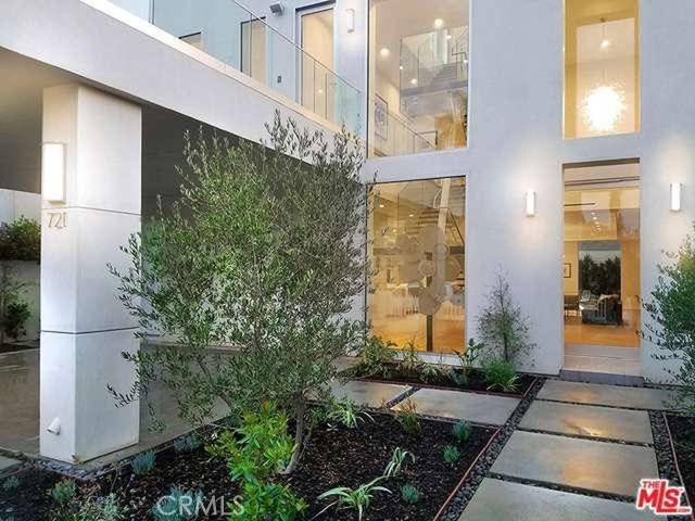 Los Angeles, CA 90046,721 N Spaulding Avenue