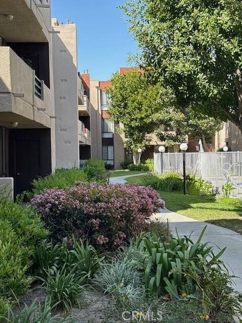 Canoga Park, CA 91304,7826 TOPANGA #213