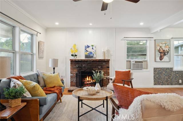 Sunland, CA 91040,10708 Sable Avenue