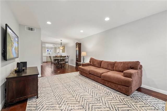 Canyon Country, CA 91351,26914 Rainbow Glen Drive #211