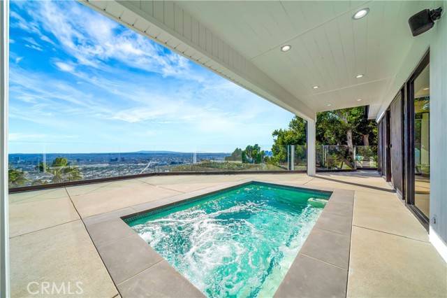 Hollywood Hills, CA 90069,8686 Franklin Avenue