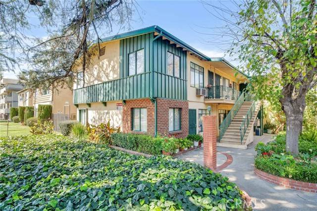 Van Nuys, CA 91406,15919 Sherman Way
