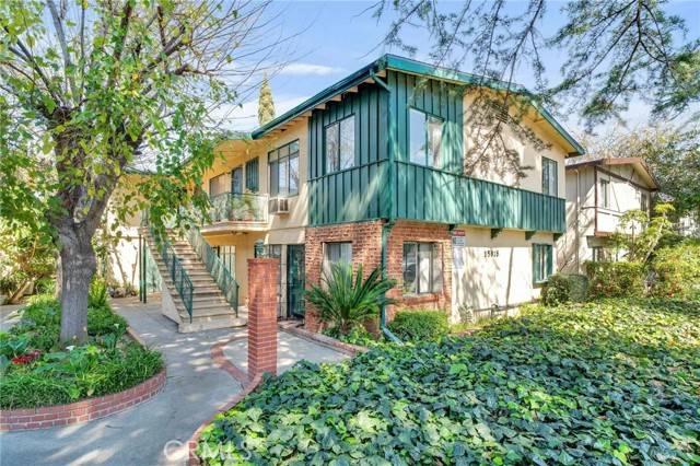 Van Nuys, CA 91406,15919 Sherman Way