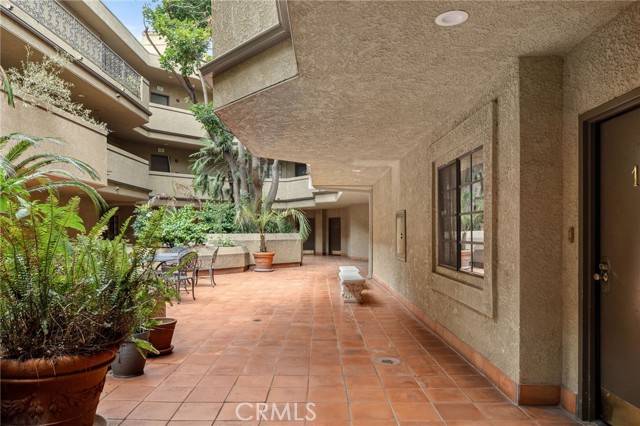 Pasadena, CA 91101,221 S Oak Knoll Avenue #308