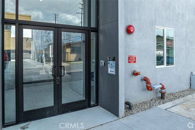 Los Angeles, CA 90003,300 W 60th Street