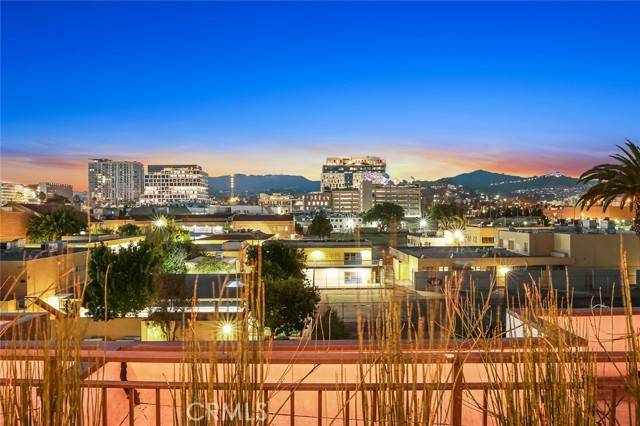 Hollywood, CA 90038,5820 La Mirada Avenue #406