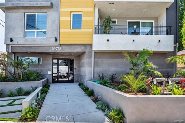 Studio City, CA 91602,10718 Acama Street #202