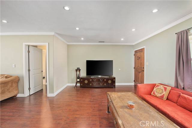 Encino, CA 91316,17561 Bullock Street