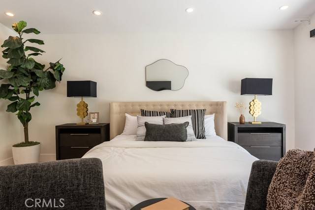 Encino, CA 91436,17137 Escalon Drive
