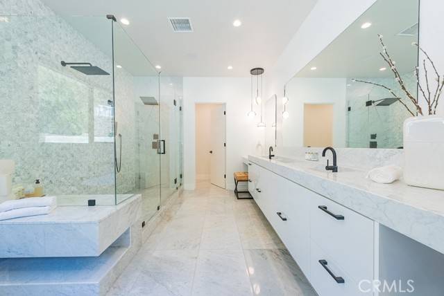 Encino, CA 91436,17137 Escalon Drive