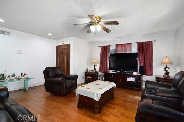 West Hills, CA 91307,23349 Vanowen Street