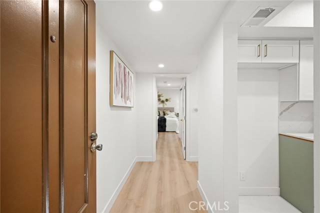 Burbank, CA 91504,2121 Scott Road #105