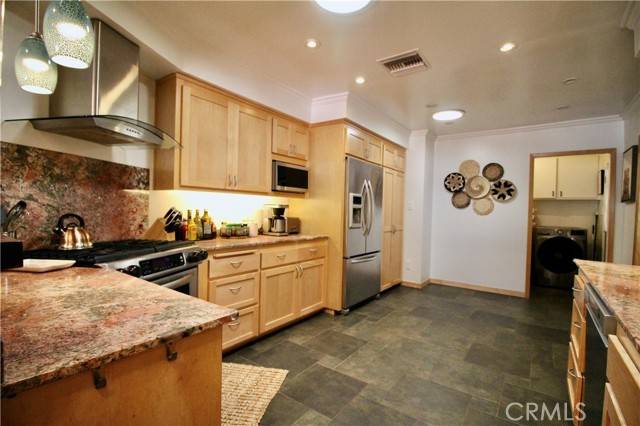 Woodland Hills, CA 91364,4968 Reforma Road