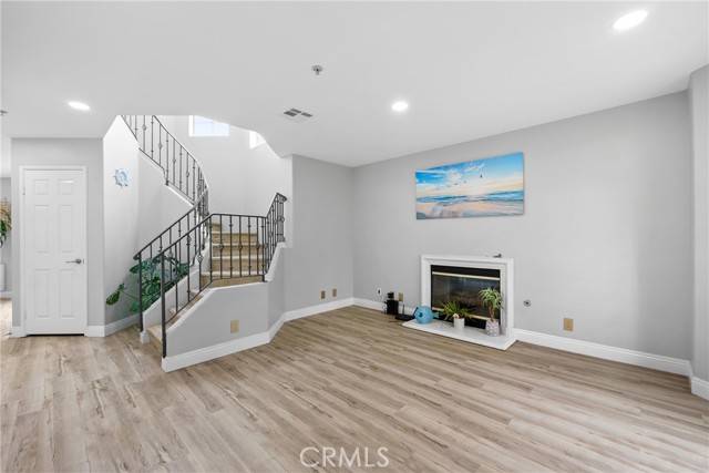 Oxnard, CA 93035,4942 Dunes Circle